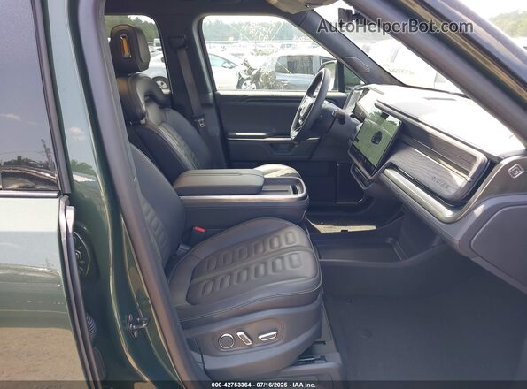 7FCTGBAAXSN035480 2025 RIVIAN R1T Зеленый Вид салона спереди