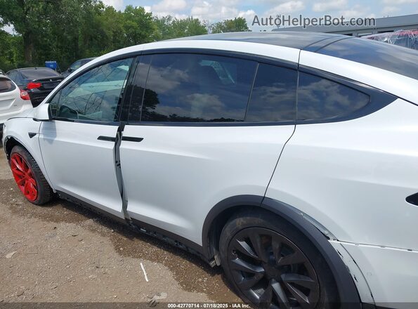 7SAXCBE69NF356232 2022 TESLA MODEL X Белый Панорамный вид салона 360°