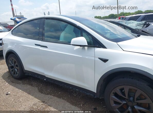7SAXCBE69NF356232 2022 TESLA MODEL X Белый Вид задней части салона