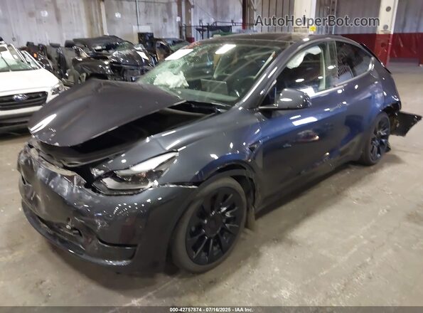 7SAYGAEE2RF071436 2024 TESLA MODEL Y Gray Դիմացի տեսք