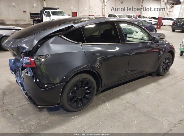 7SAYGAEE2RF071436 2024 TESLA MODEL Y Gray Հետևի աջ