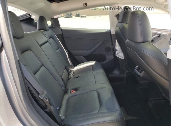 7SAYGDED4SF216006 2025 TESLA MODEL Silver Widok tylnych siedzeń