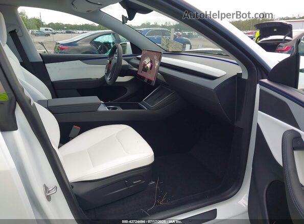 7SAYGDEDXTF378062 2026 TESLA MODEL Y White Widok wnętrza z przodu