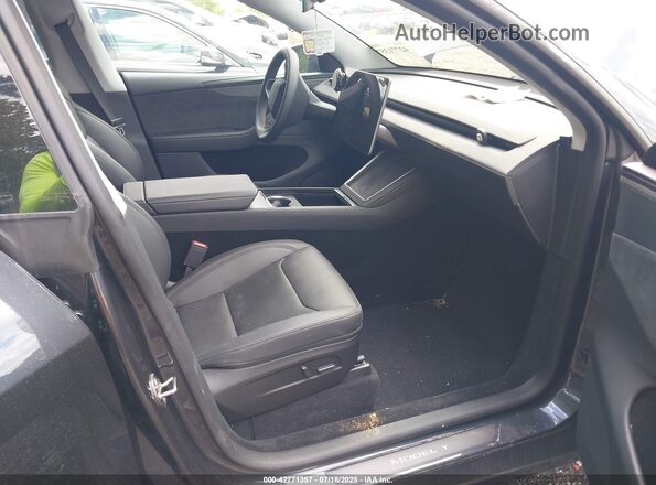 7SAYGDEE7TA385847 2026 TESLA MODEL Y Gray Widok wnętrza z przodu