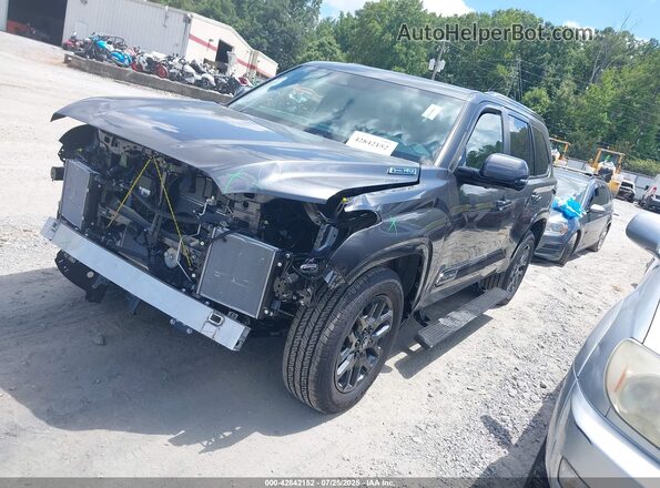 7SVAAABA8SX068611 2025 TOYOTA SEQUOIA Gray წინა მარცხენა ხედი სამი მეოთხედიდან