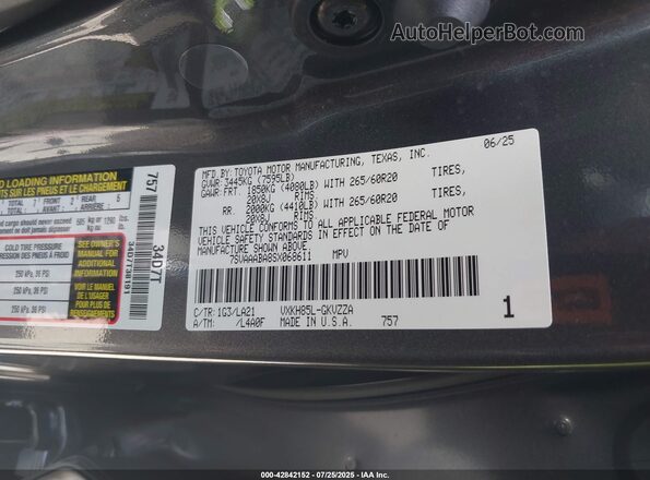 7SVAAABA8SX068611 2025 TOYOTA SEQUOIA Gray ძრავის განყოფილების ხედი