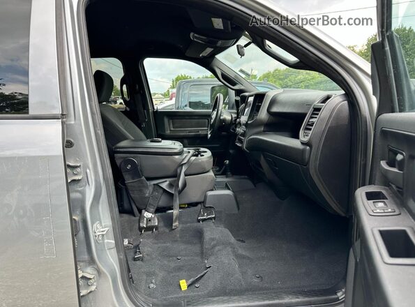 3C63RRGL3PG542617 2023 RAM 3500 Silver Widok zestawu wskaźników