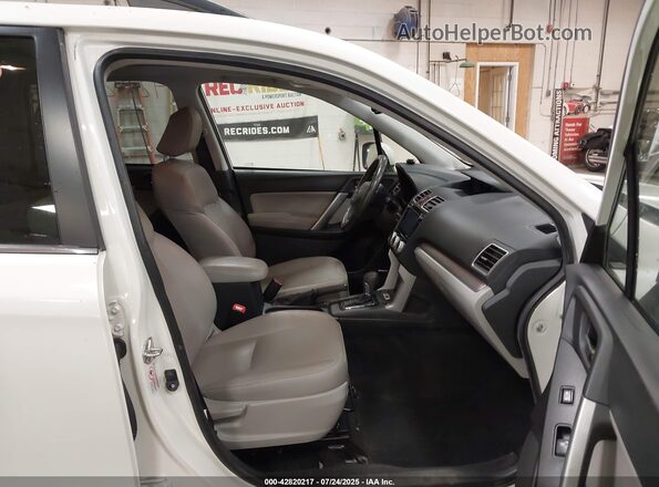 JF2SJAXC5GH465995 2016 SUBARU FORESTER 2.5I TO White Widok wnętrza z przodu