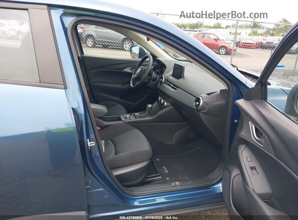 JM1DKFB76M1505968 2021 MAZDA CX-3 Синий Вид салона спереди