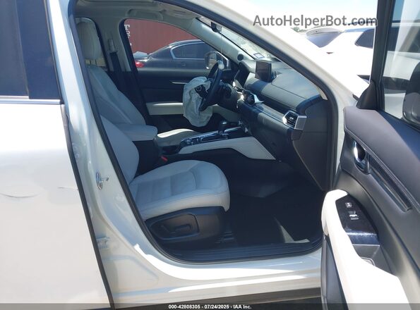 JM3KFBDMXM1457082 2021 MAZDA CX-5 White Вид салону спереду