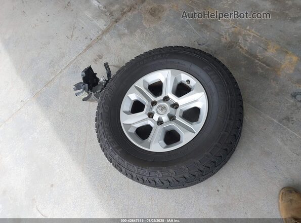 JTEEU5JR4M5232240 2021 TOYOTA 4RUNNER Серебряный Вид щитка приборов