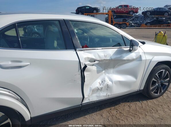 JTHP3JBH7N2052671 2022 LEXUS UX 200 White Вид спереду