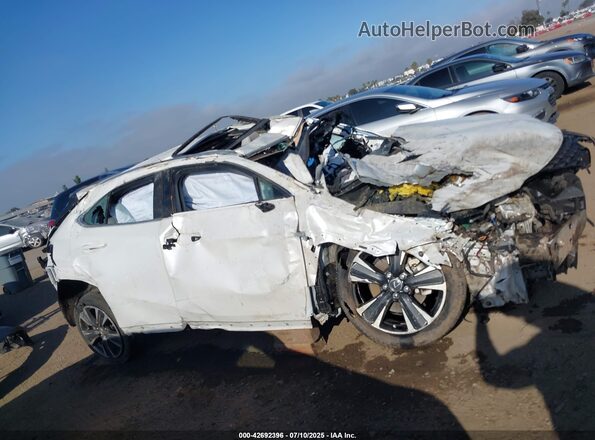 JTHX6JBH3R2178006 2024 LEXUS UX White Widok wnętrza z tyłu