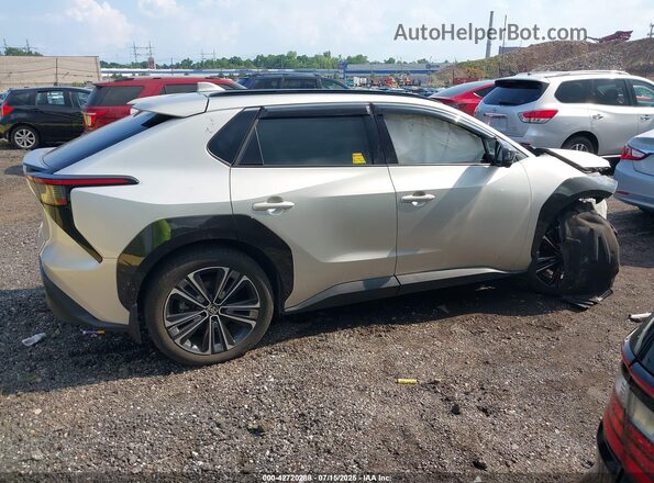JTMABACAXPA031723 2023 TOYOTA LIMITED Silver Սալոնի հետևի տեսք