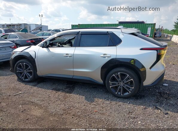JTMABACAXPA031723 2023 TOYOTA LIMITED Silver Սալոնի 360 աստիճան տեսք