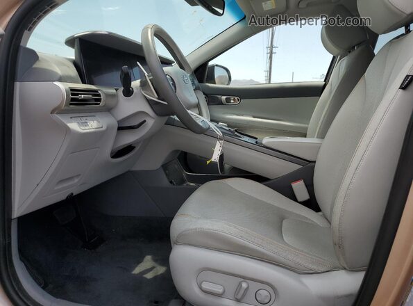 KM8J74A67MU014787 2021 HYUNDAI NEXO Коричневый Вид салона спереди
