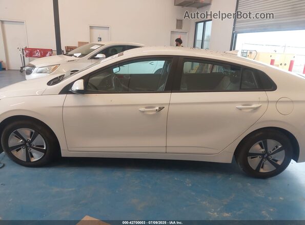 KMHC65LC6MU246382 2021 HYUNDAI IONIQ HYBRID White Widok wnętrza 360 stopni