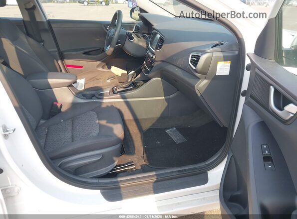 KMHC65LC9KU171190 2019 HYUNDAI IONIQ HYBRID Белый Вид салона спереди