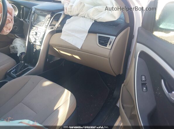 KMHD35LH5GU270167 2016 HYUNDAI ELANTRA GT Белый Вид салона спереди