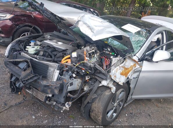 KMHE34L16GA020777 2016 HYUNDAI SONATA Silver Front view