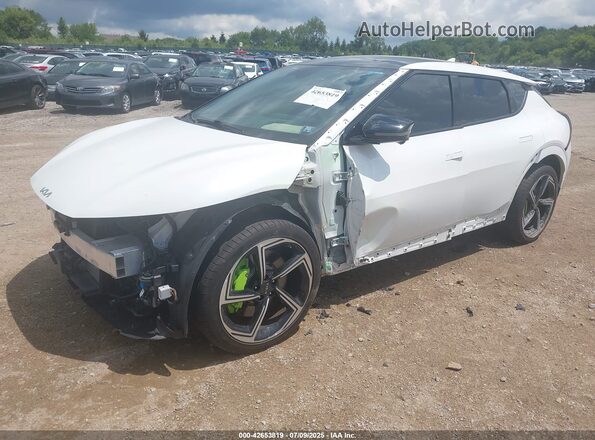 KNDC5DLE5P5133816 2023 KIA EV6 Белый Передняя левая четверть