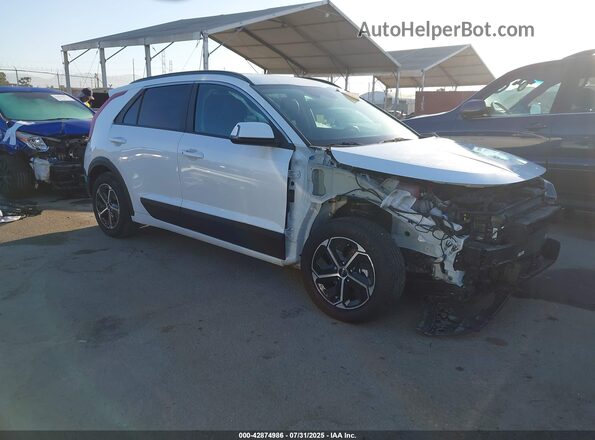 KNDCS3LF7S5231590 2025 KIA NIRO White Przód prawy