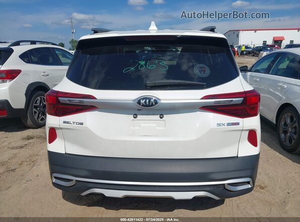 KNDETCA2XM7199487 2021 KIA SELTOS White 