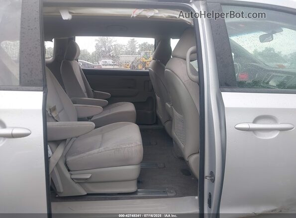 KNDMA5C11L6645807 2020 KIA SEDONA Silver VIN კოდის სტიკერის ხედი