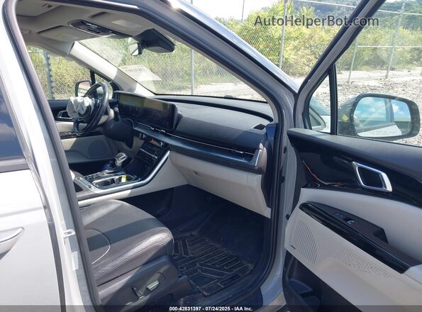 KNDNE5H36N6146460 2022 KIA CARNIVAL MPV Gray Front interior view