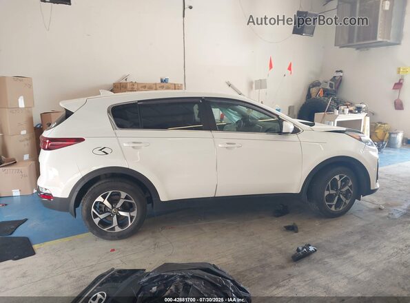 KNDPM3AC1M7874688 2021 KIA SPORTAGE White Widok wnętrza z tyłu