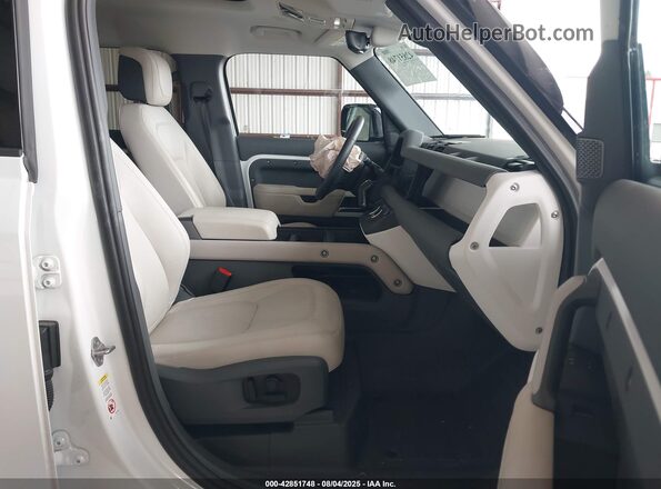 SALEP7EU6P2242370 2023 LAND ROVER DEFENDER Белый Вид салона спереди