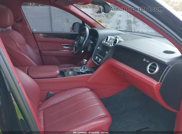SJAAC2ZV8HC015850 2017 BENTLEY BENTAYGA Black Widok wnętrza z przodu