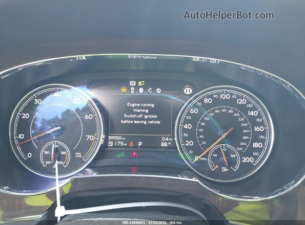SJAAM2ZV8KC025346 2019 BENTLEY BENTAYGA White Widok tylnych siedzeń