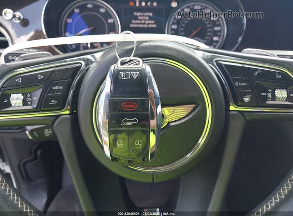 SJAAM2ZV8KC025346 2019 BENTLEY BENTAYGA White Widok deski rozdzielczej