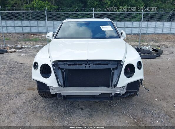 SJAAM2ZV8KC025346 2019 BENTLEY BENTAYGA White Widok wnętrza z tyłu