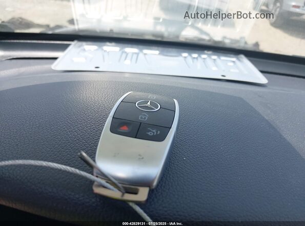 W1N0G8EB4LF805174 2020 MERCEDES-BENZ GLC 300 Белый Вид панели приборов