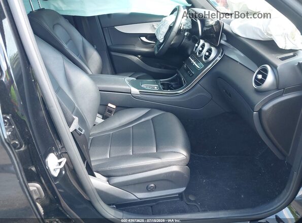 W1N0G8EBXMF875683 2021 MERCEDES-BENZ GLC 300 Черный Вид салона спереди