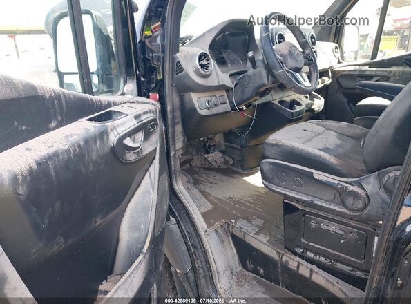 W1W4NCHY3RT192268 2024 MERCEDES-BENZ SPRINTER Черный Вид спереди