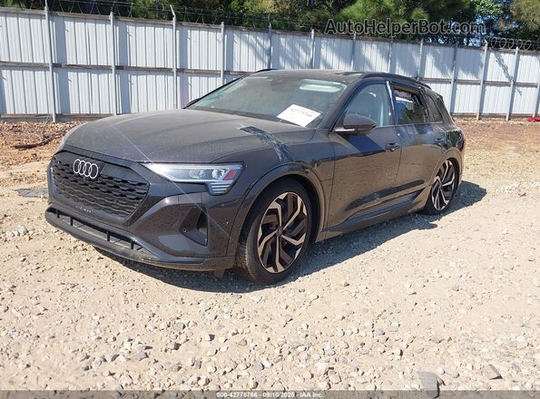 WA15AAGE7RB063294 2024 AUDI Q8 E-TRON Черный Передняя левая четверть