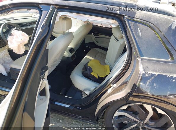 WA15AAGE7RB063294 2024 AUDI Q8 E-TRON Черный Вид наклейки с VIN-кодом