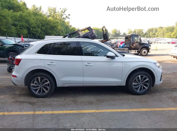 WA1CAAFY9M2061512 2021 AUDI Q5 Белый Вид задней части салона