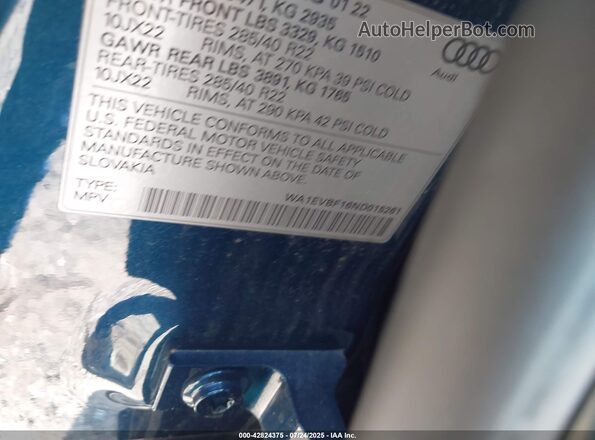 WA1EVBF16ND015261 2022 AUDI Q8 Turquoise Widok komory silnika