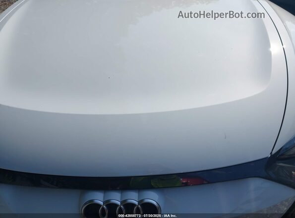 WAUDJBFW1R7001133 2024 AUDI E-TRON White Widok z tyłu