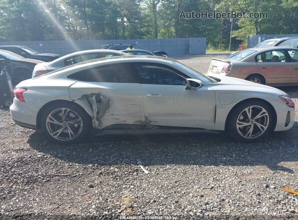WAUDJBFW1R7001133 2024 AUDI E-TRON White Widok wnętrza z tyłu
