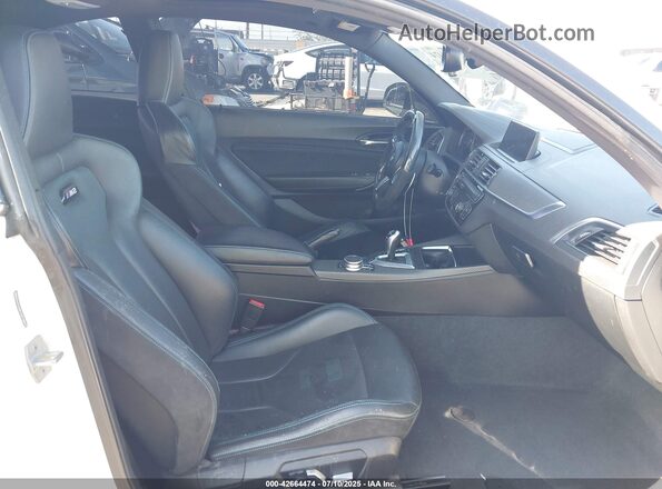WBS2U7C54K7D01860 2019 BMW M2 Бежевый Вид салона спереди