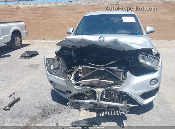 WBXHT3C37H5F87304 2017 BMW X1 Серебряный Вид спереди
