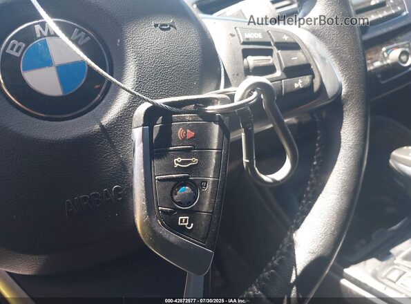 WBXHT3C37H5F87304 2017 BMW X1 Серебряный Вид панели приборов