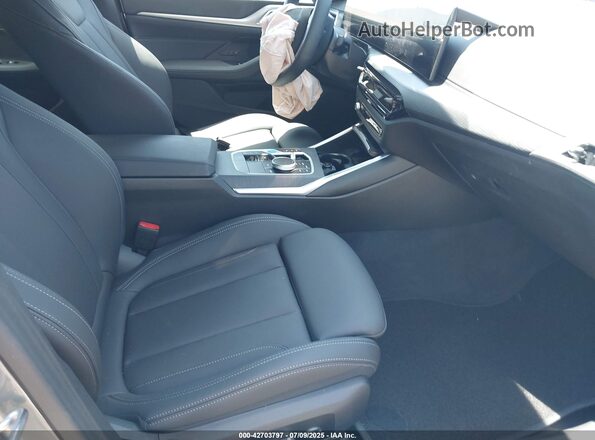 WBY23HD05SFU20005 2025 BMW I4 Gray Widok wnętrza z przodu