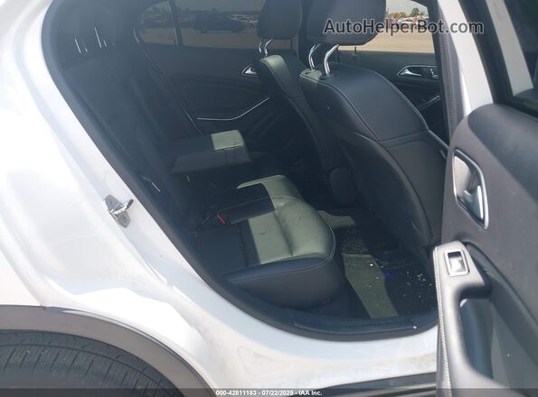 WDCTG4GB8LU026974 2020 MERCEDES-BENZ GLA 250 White VIN կոդի պիտակի տեսք