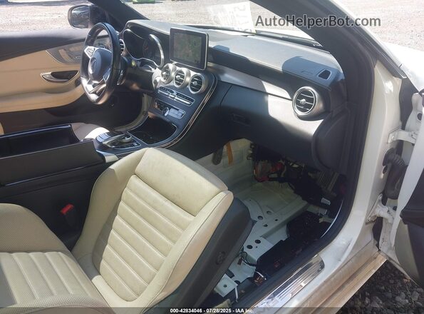 WDDWJ6EBXHF571949 2017 MERCEDES-BENZ AMG C 43 White Front interior view